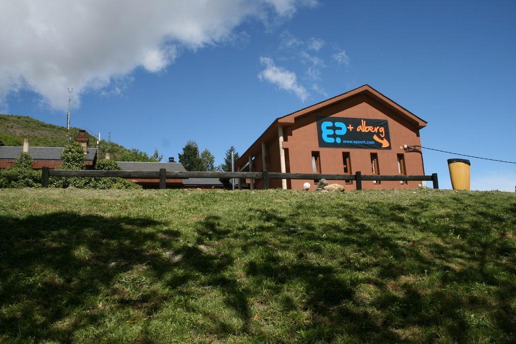 Alberg Escola De Piraguisme De Sort Luaran gambar